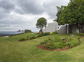 Founders Lodge by Mantis: Garten beim Pool Founders Lodge by Mantis: Garten beim Pool