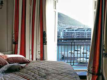 Cape Grace Hotel: Yacht Marina Views Cape Grace Hotel: Yacht Marina Views