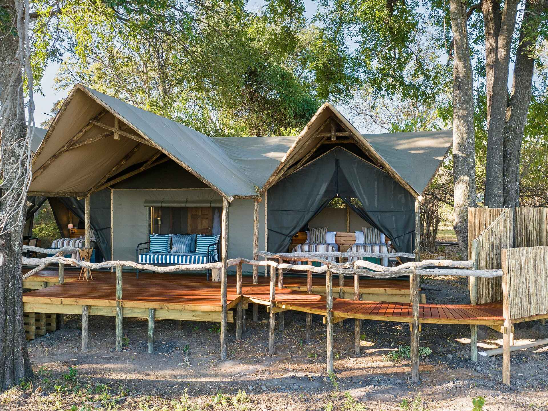 Shinde Footsteps: Familienzelt mit Veranda Shinde Footsteps: Familienzelt mit Veranda