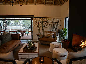Simbambili Game Lodge: In der Lounge