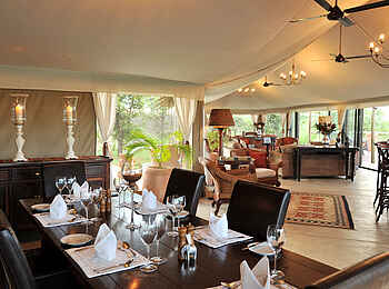 The Elephant Camp: Gedeckter Tisch