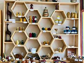 The Retreat Hotel: Im Shop The Retreat Hotel: Im Shop