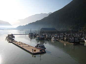 Tweedsmuir Park Lodge: Hafen an den Fjorden