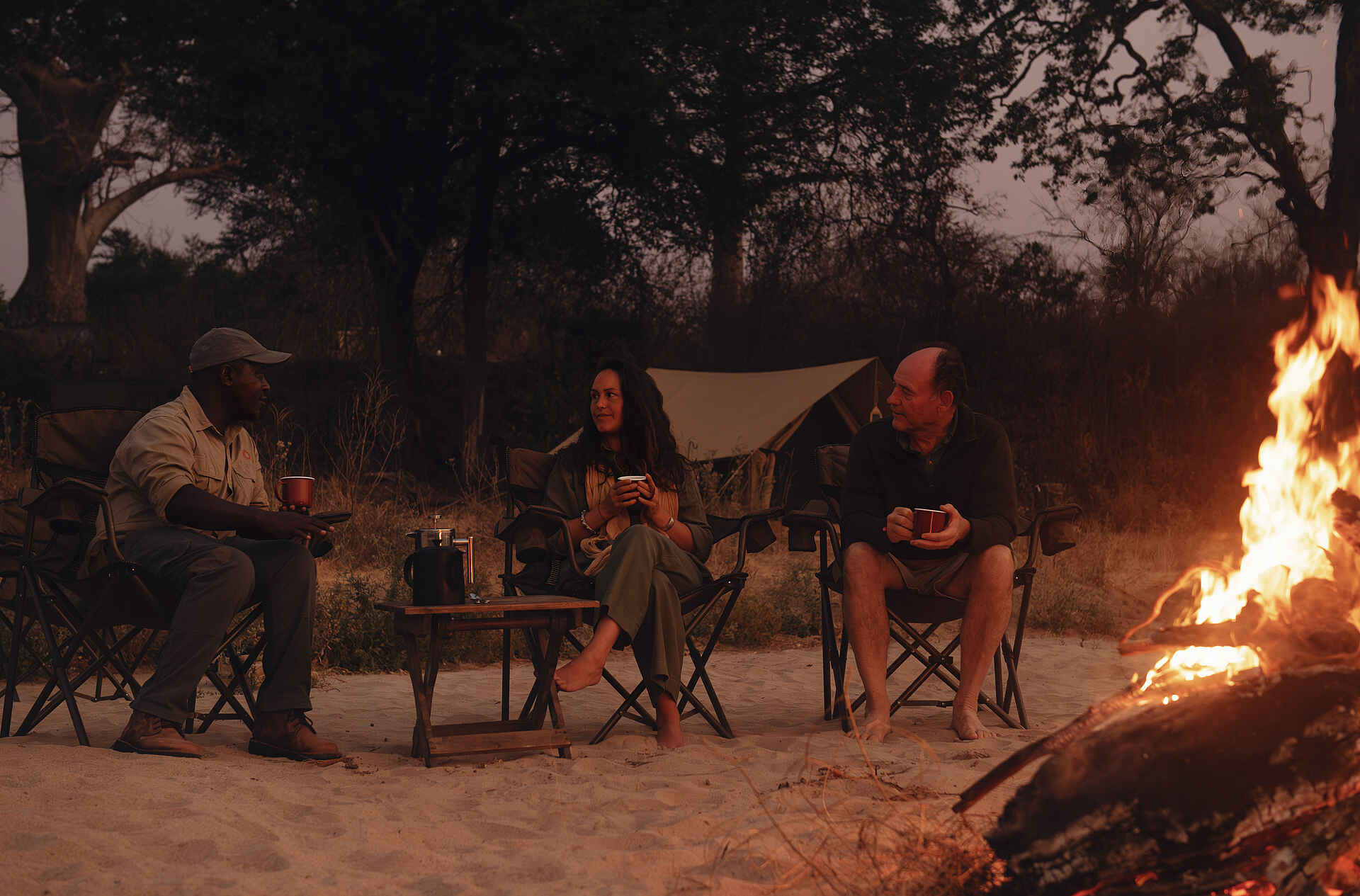 Charlie Ruaha Safari Camp: Hanging out am Feuer