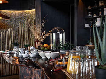 Mashatu Euphorbia Villas: Brunch