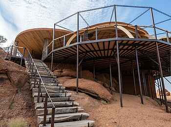Onduli Ridge Camp: Treppe