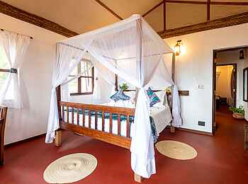 Pole Pole Bungalows: Helles Doppelzimmer