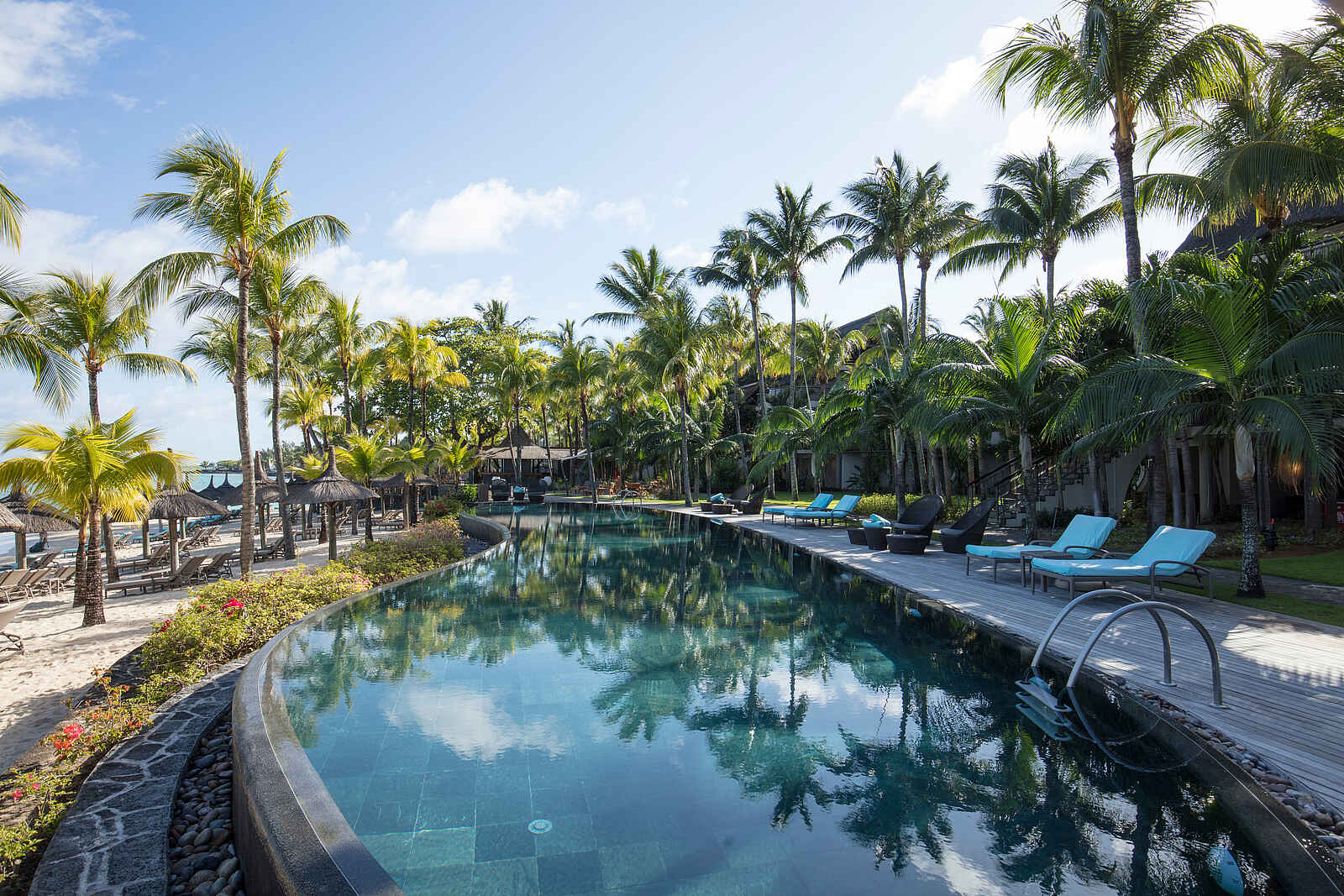 Royal Palm Beachcomber Luxury: Am Pool Royal Palm Beachcomber Luxury: Am Pool