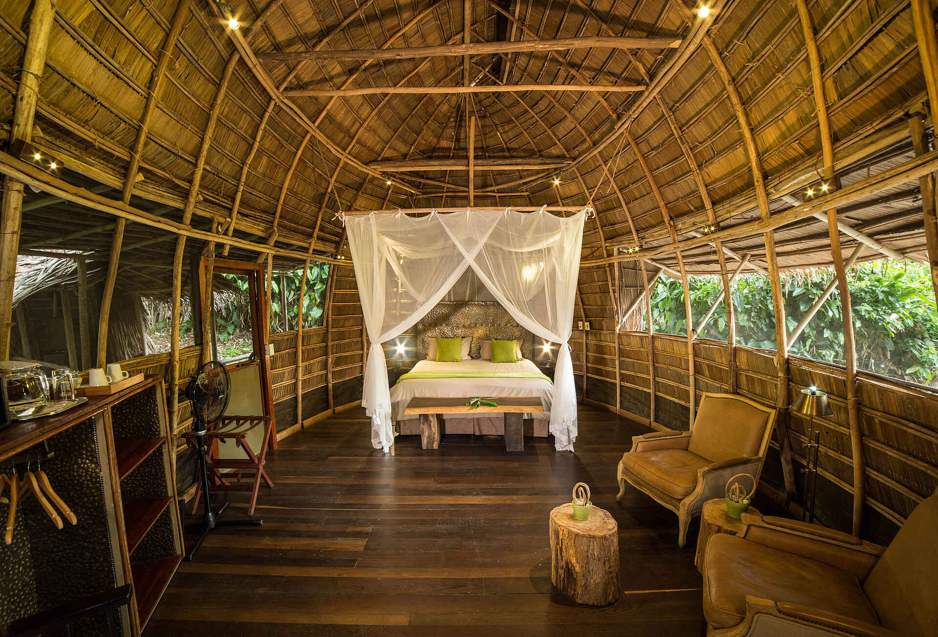 Ngaga Camp: Eine Gästebaumhaus von Innen Ngaga Camp: Eine Gästebaumhaus von Innen