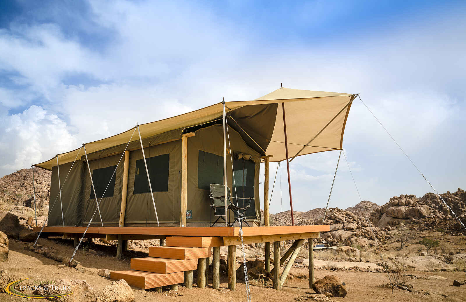 Ozondjou Trails: Ein Gästezelt von aussen Ozondjou Trails: Ein Gästezelt von aussen