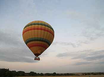 Richards River Camp: Fahrender Heißluftballon Richards River Camp: Fahrender Heißluftballon