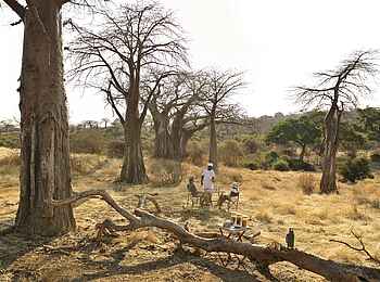 Ikuka Safari Camp: Rast während einer Safari im Busch