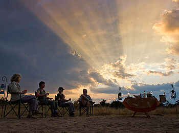 Kuyenda Bushcamp: Sundowner im Flussbett