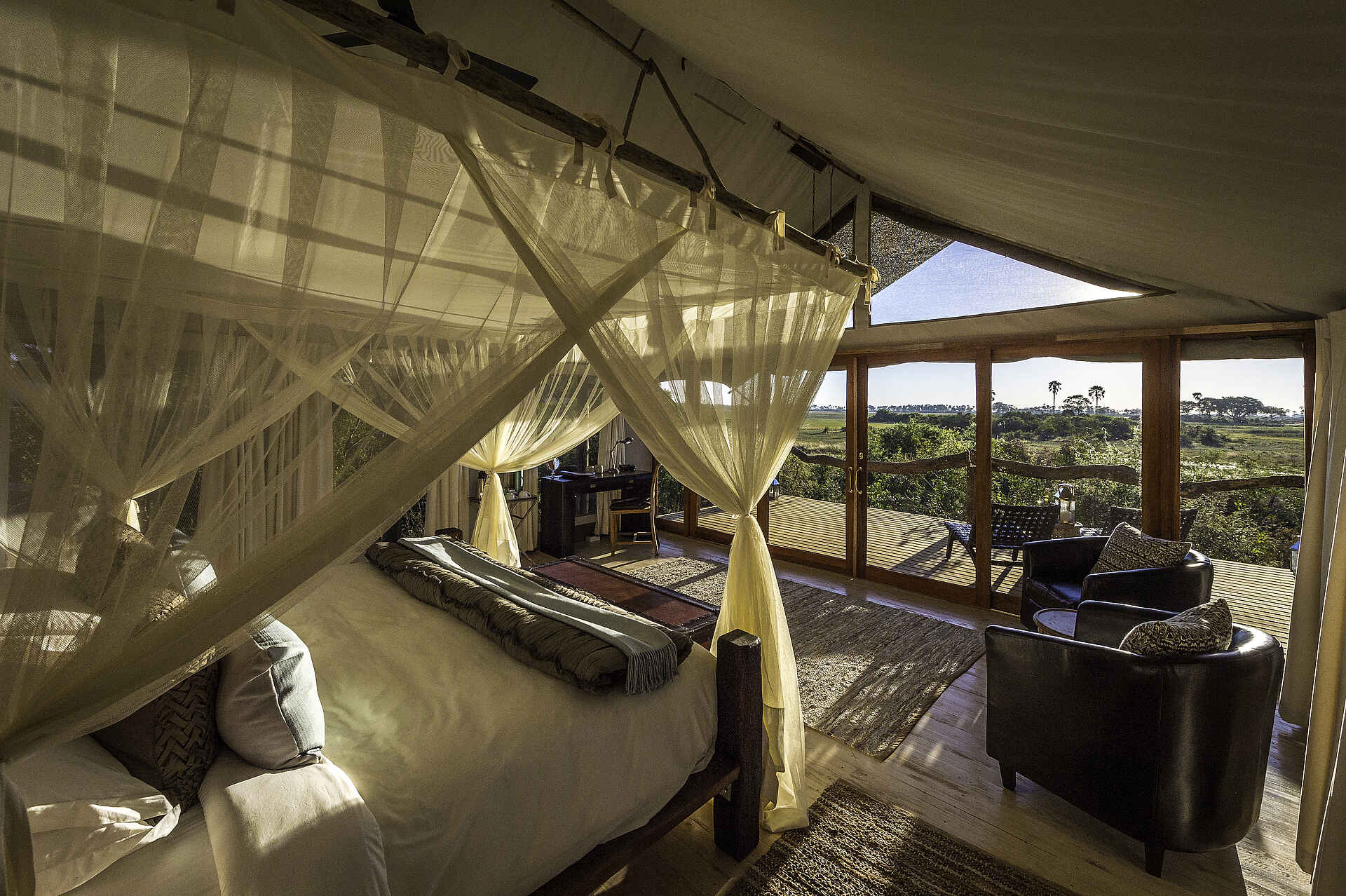 Hunda Island, Leoparden, Little Tubu, NG 25, Okavango-Delta, Wilderness Safaris, Xene River, Doppelbett, Gästezelt, Moskitonetz, Private Veranda, Afrikarma, Afrikarma Safaris, Afrikarma.de