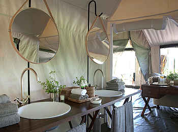 Machaba Camp: Bad in einem Familienzelt Machaba Camp: Bad in einem Familienzelt