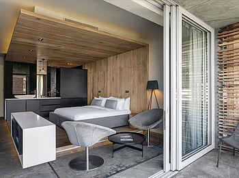 POD Camps Bay Boutique Hotel: Luxury Room Blick in den Schlafbereich