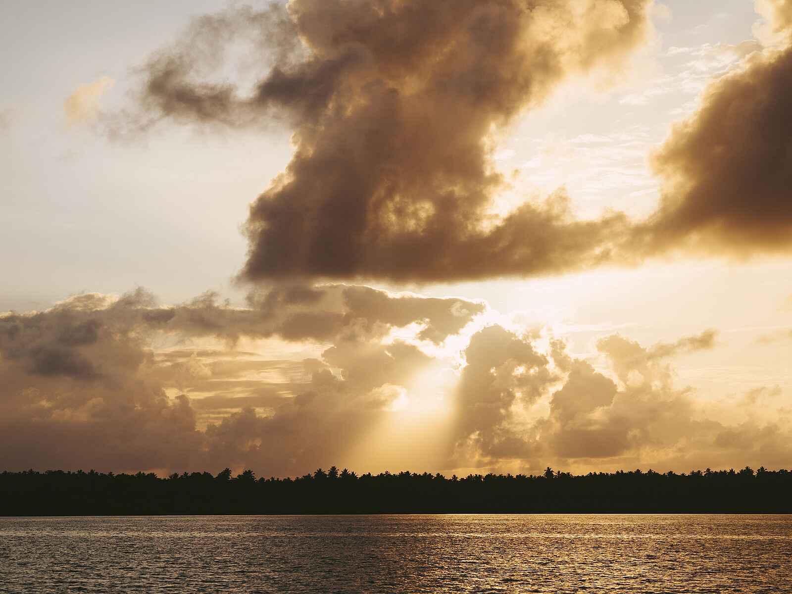 Pole Pole Bungalows: Sonnenuntergang Pole Pole Bungalows: Sonnenuntergang