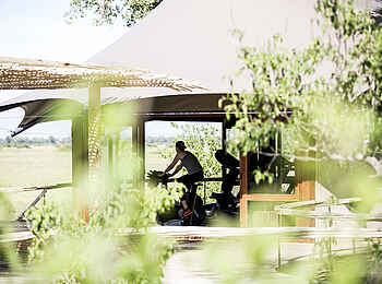 Mombo Camp: Fitnessbereich mit Ausblick Mombo Camp: Fitnessbereich mit Ausblick