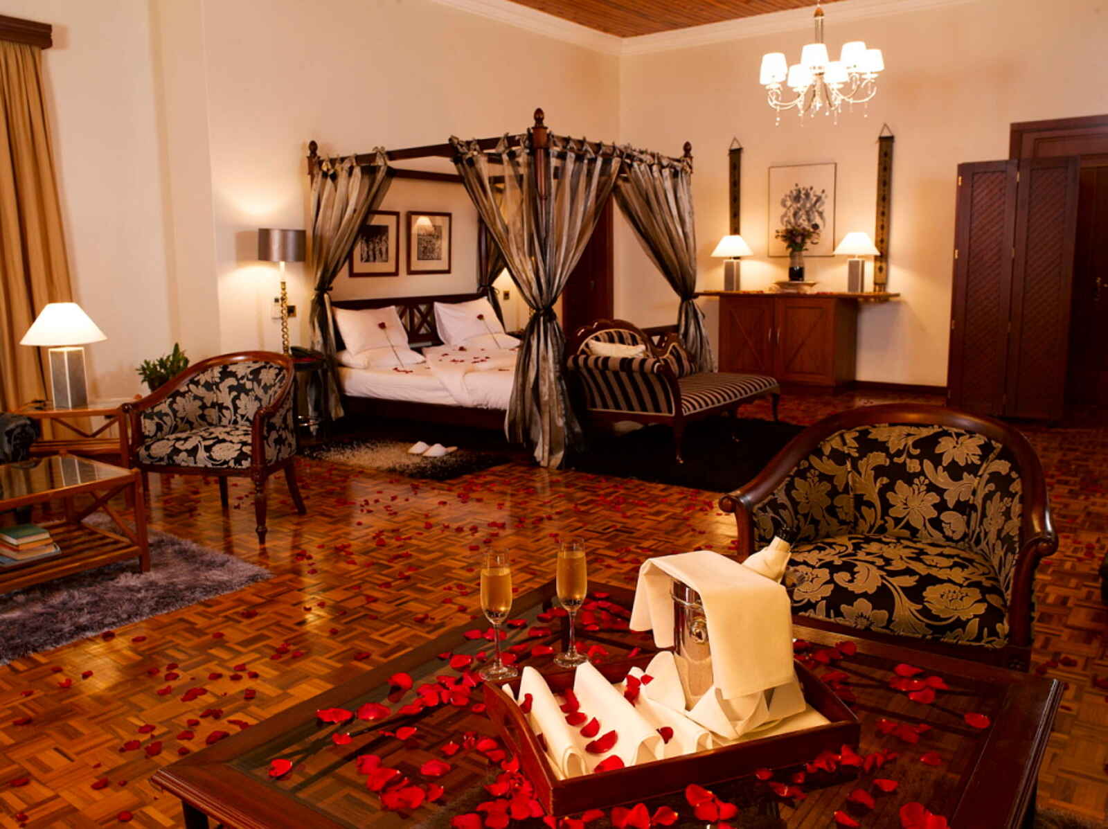 House of Waine: Malaika - Doppelbett House of Waine: Malaika - Doppelbett