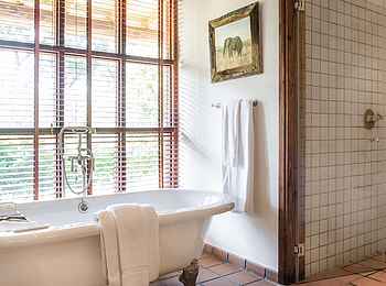 Legendary Lodge: Freistehende Badewanne