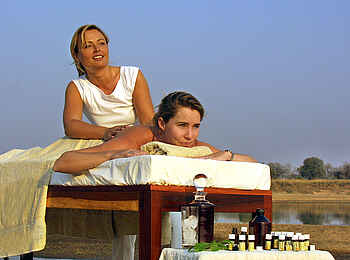Luangwa River Camp: Massage Luangwa River Camp: Massage