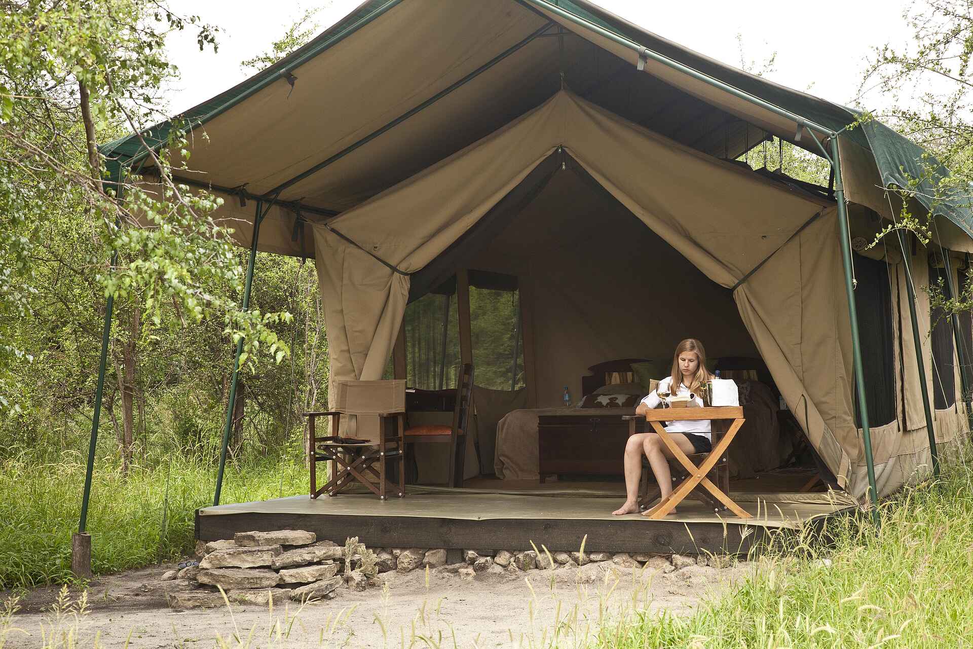 Lake Manyara, Manyara Ranch, Manyara Ranch Conservancy, Tarangire, Gästezelt, Terrasse, Vordach, Afrikarma, Afrikarma Safaris, Afrikarma Safaris - Wildnis. Hautnah., Afrikarma.de