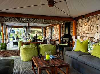 Onguma Tented Camp: Gemütliche Lounge