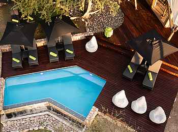 Onguma Tented Camp: Poolbereich aus der Vogelperspektive