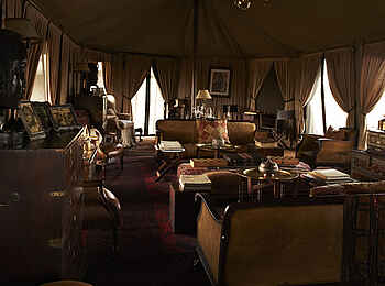 Singita Sabora Tented Camp: Sitzgelegenheiten in der Main Area