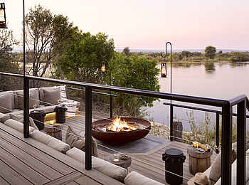 Zambezi Sands Luxury Tented Camp: An der Boma