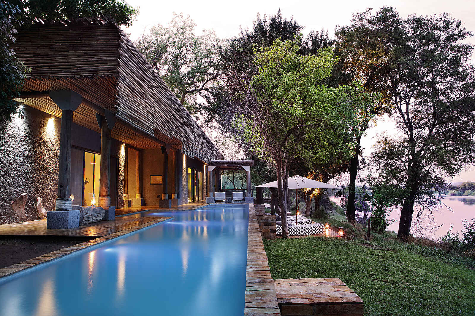 Matetsi Victoria Falls: Pool mit Ausblick auf den Sambesi Matetsi Victoria Falls: Pool mit Ausblick auf den Sambesi