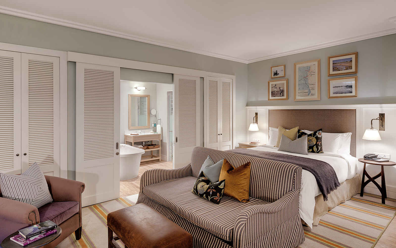 Strand Hotel Swakopmund: Junior Suite Bett und Sofa Strand Hotel Swakopmund: Junior Suite Bett und Sofa