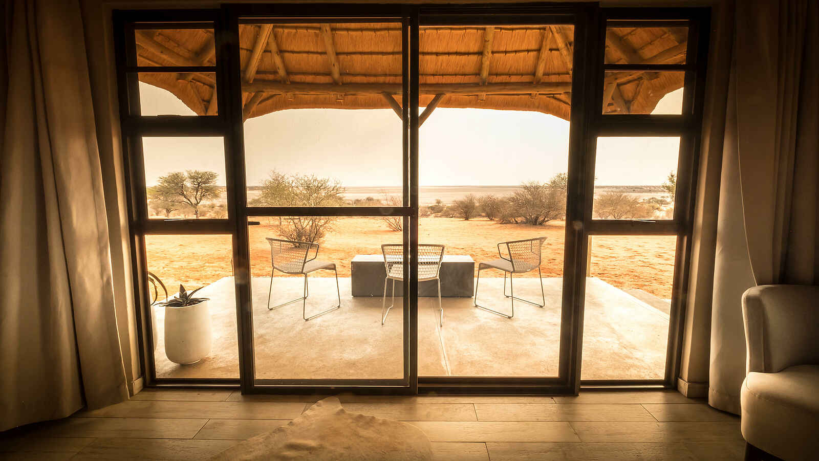 Bagatelle Kalahari Boutique Farmhouse: Blick nach draußen Bagatelle Kalahari Boutique Farmhouse: Blick nach draußen