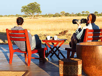 Camp Hwange: Fotografie auf der Veranda