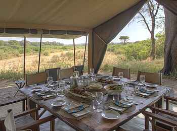 Kichaka Expeditions: Gemeinsamer Essensplatz