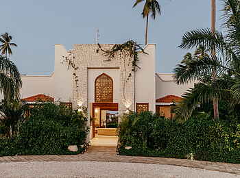 LUX Marijani: Der Eingang zum Resort