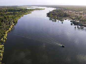 Mvuu Camp: Luftaufnahme vom Fluss