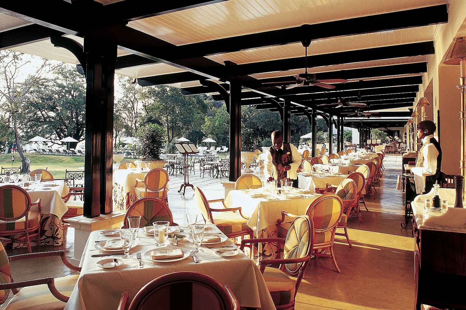 The Royal Livingstone: Abendessen auf der Veranda The Royal Livingstone: Abendessen auf der Veranda