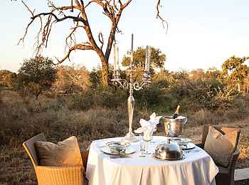 King's Camp: Dinner in der Honeymoon Suite King's Camp: Dinner in der Honeymoon Suite