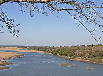 Chilo Gorge Safari Lodge: Blick von der Lodge auf den Save River Chilo Gorge Safari Lodge: Blick von der Lodge auf den Save River