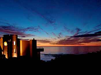 Crayfish Lodge: Die Lodge bei Nacht Crayfish Lodge: Die Lodge bei Nacht
