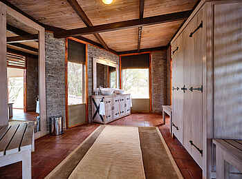 Elephant Gorge Camp: Deluxe Room Badezimmer