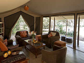 Encounter Mara Camp: In der Lounge