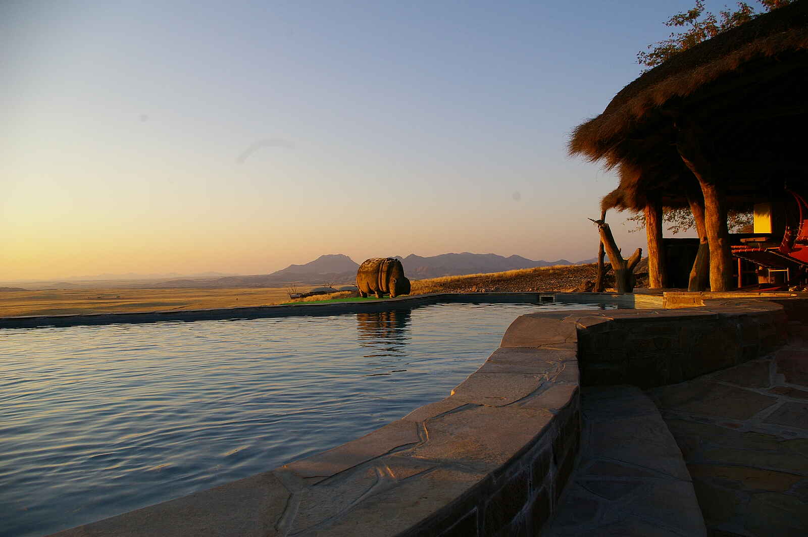 Rostock Ritz Desert Lodge: Infinity Pool Rostock Ritz Desert Lodge: Infinity Pool