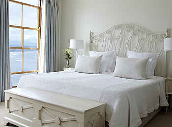 The Plettenberg: Doppelbett im Luxury Double Sea View mit direktem Meerblick