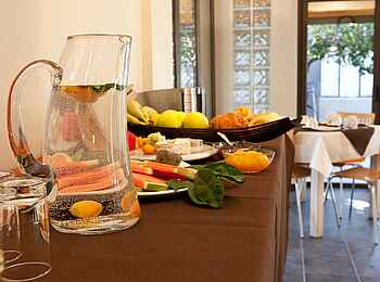 Villa Violet: Frühstücksbuffet