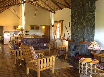 Musangano Lodge: Blick in die Lounge einer Lodge