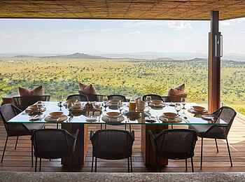 Singita Kilima Villa: Dining mit Aussicht Singita Kilima Villa: Dining mit Aussicht