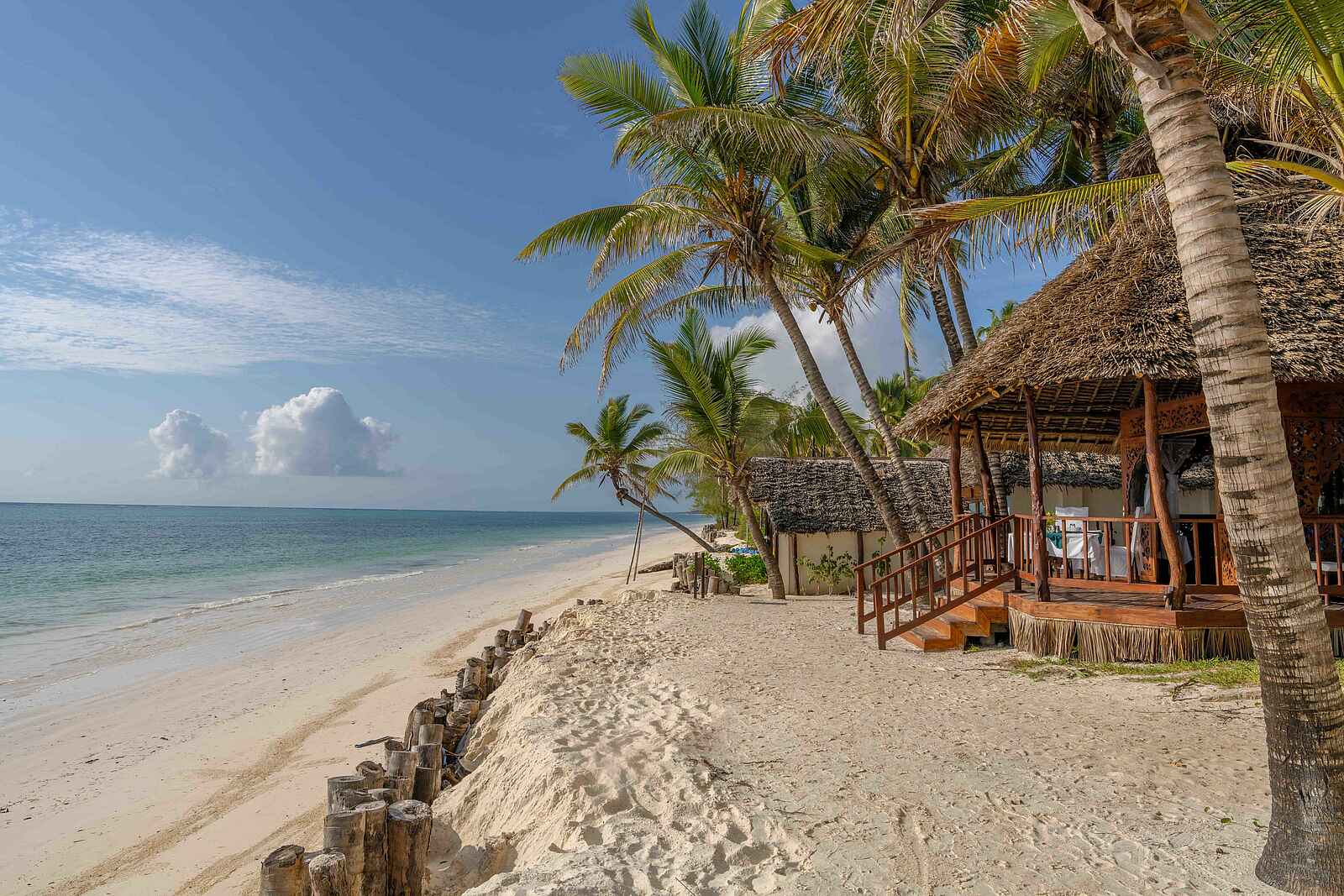 Breezes Beach Club & Spa Zanzibar: Das Tides Restaurant Breezes Beach Club & Spa Zanzibar: Das Tides Restaurant