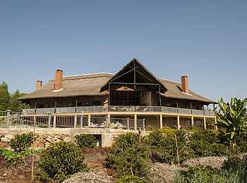 Kitela Lodge: Blick auf die Veranda im Haupthaus